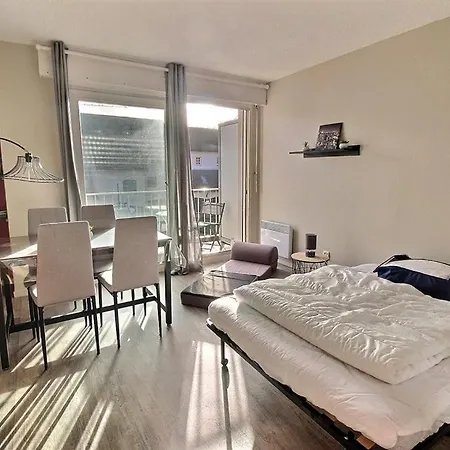 Annonce Professionnelle. Proche Et Commerces, 2 Personnes Διαμέρισμα *