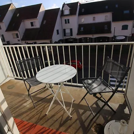 Annonce Professionnelle. Proche Et Commerces, 2 Personnes * Hardelot-Plage